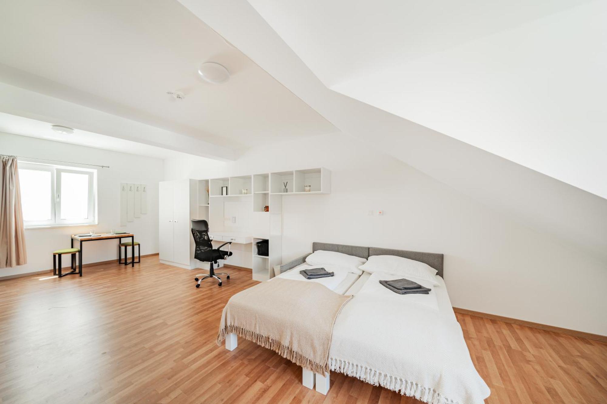 Central City Suits Βίνερ Νόιστατ Εξωτερικό φωτογραφία